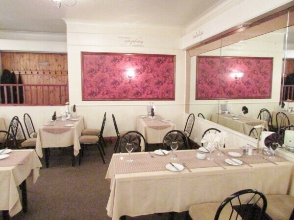 Excellent Restaurant Offering English & French Cuisine Photo 4