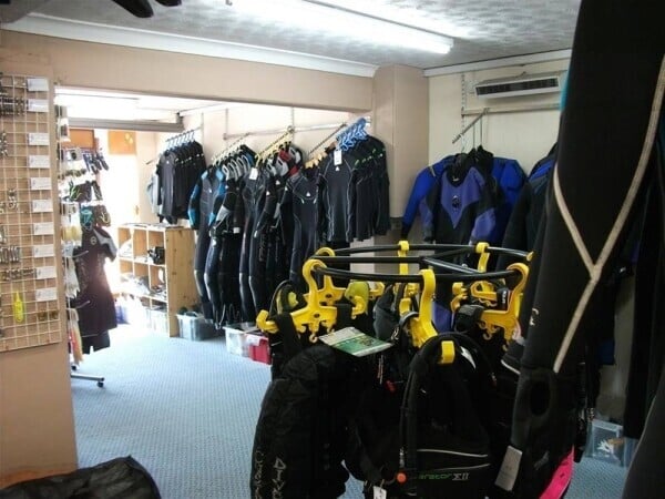HIGHLY REGARDED DIVING & SNORKELLING SUPPLIES & TRAINING CENTRE FOR SALE IN SLOUGH Photo 4