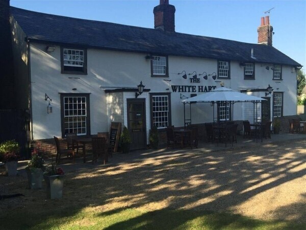 FULLY LICENSED FINE DINING RESTAURANT & WEDDING VENUE FOR SALE IN DELIGHTFUL HERTFORDSHIRE VILLAGE Photo 4