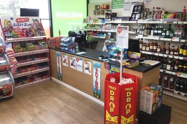 Profitable LONDIS Convenience Store in Lakenheath Photo 4