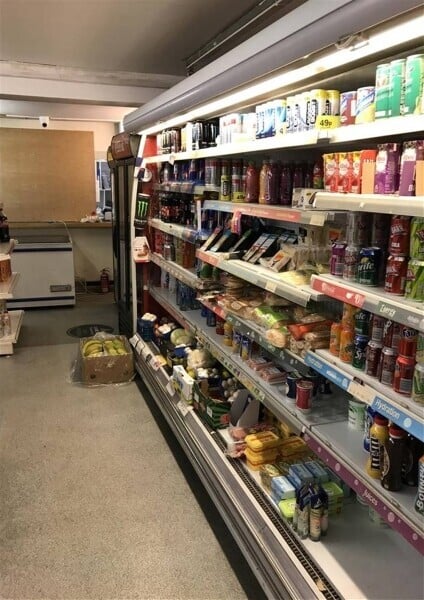 POPULAR COMMUNITY POST OFFICE & LICENSED CONVENIENCE STORE WITH PRIVATE ACCOMMODATION FOR SALE IN SHEFFIELD SUBURB Photo 4