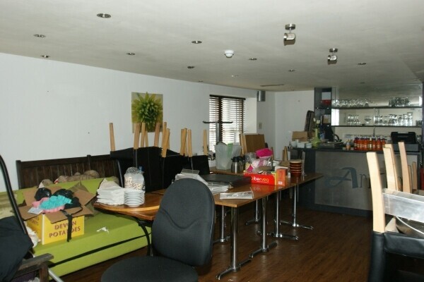 DEVON COASTAL TOWN CENTRE CAFE BISTRO WITH CONSERVATORY & COURTYARD Photo 4
