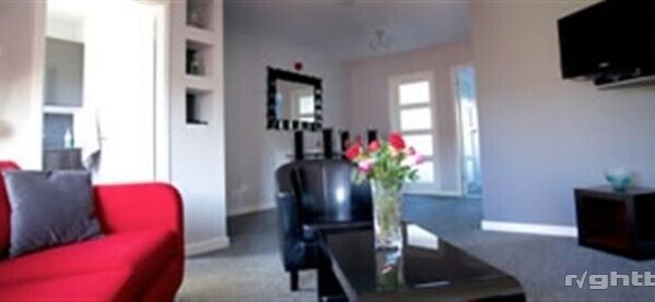 TOWN CENTRE SELF-CATERING APARTMENTS Photo 4