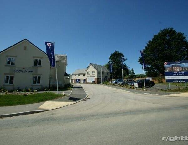 2 COASTAL GROUND FLOOR SHOP UNITS FOR SALE IN DEVON Photo 4