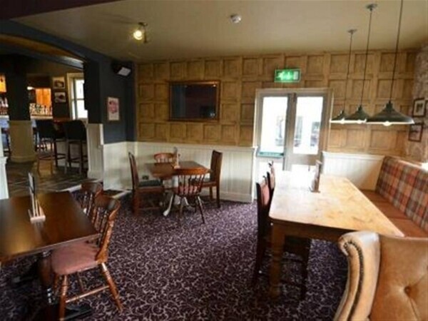 STUNNING WATERSIDE VILLAGE PUBLIC HOUSE HOTEL/RESTAURANT & FUNCTION VENUE FOR SALE IN WARWICKSHIRE Photo 4