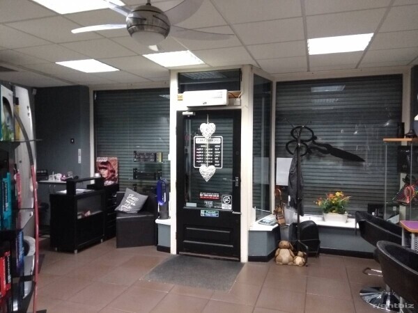ATTRACTIVELY PRESENTED HAIR SALON – Nailsea Photo 4