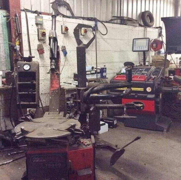 Busy Tyre Changing Garage Photo 4