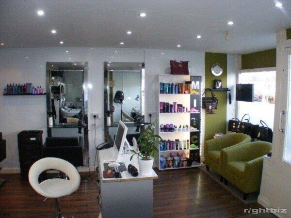 ATTRACTIVE HAIR AND NAIL SALON – Plymouth Photo 4
