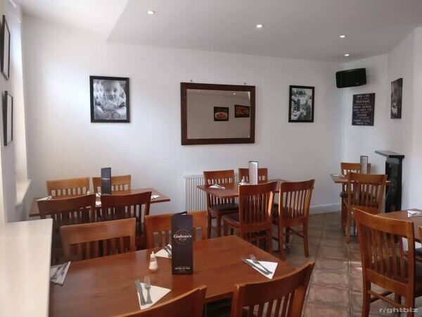 italian restaurant pizzeria Photo 4
