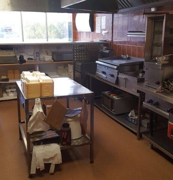 Newly fitted frofittable un opposed pizza shop for sale  in immingham DN40 area for sale Photo 4