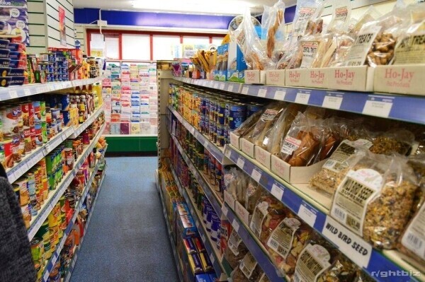 Attractive Convenience & Post Office located in the national forest with Large family home Photo 4