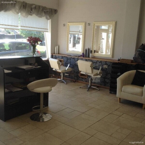 Great Hairdressing salon in Sprowston Norwich. Great potential expansion  prime location. Photo 4