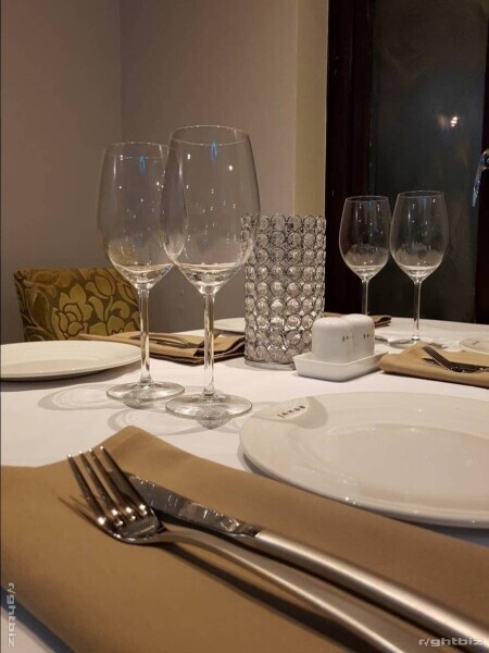 100 seater restaurant with 40 space bar. Outside decking area for 50, Beer garden for 80 Photo 4