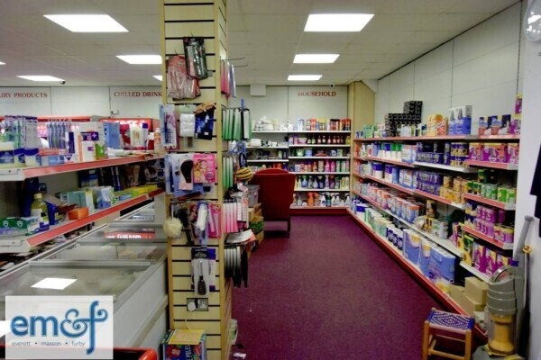 Spacious News / Grocery Store: Herts Town Photo 4
