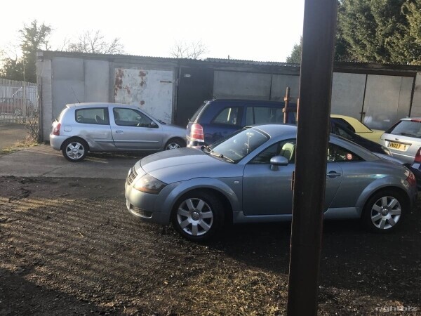 CAR SALE SHOW ROOM AND MECHANICALLY WORK AND BODY WORK SHOP EXTRA 5 UNITS ON SITE Photo 4