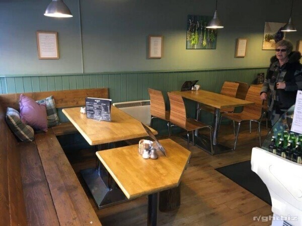 POPULAR TOWN CENTRE LOCK UP SANDWICH BAR AND CAFE – Crediton, Devon Photo 4