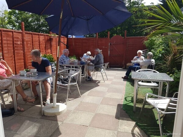 Busy cafe for sale in West Sussex Photo 4