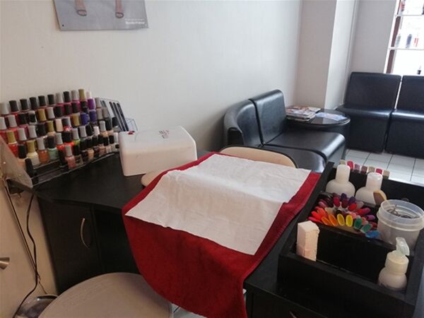 WELL PRESENTED HAIR AND BEAUTY SALON - WORCESTERSHIRE Photo 4
