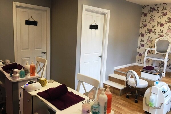 Beauty Salon - Lostock Gralam, Northwich, Cheshire Photo 4