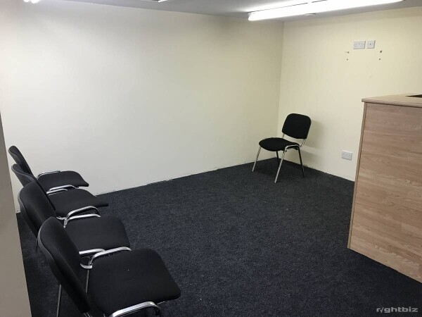 Existing MOT Service and Tyre Centre Photo 4