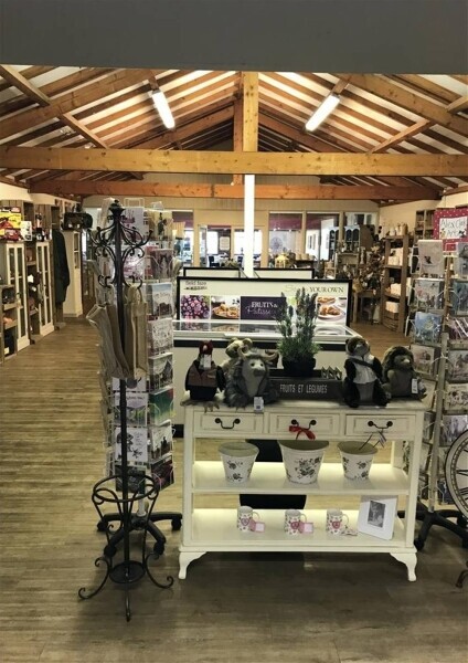 STUNNING LICENSED VILLAGE FARM SHOP/BUTCHERS & DELI WITH IN-HOUSE CAFE NEAR NEWARK Photo 4