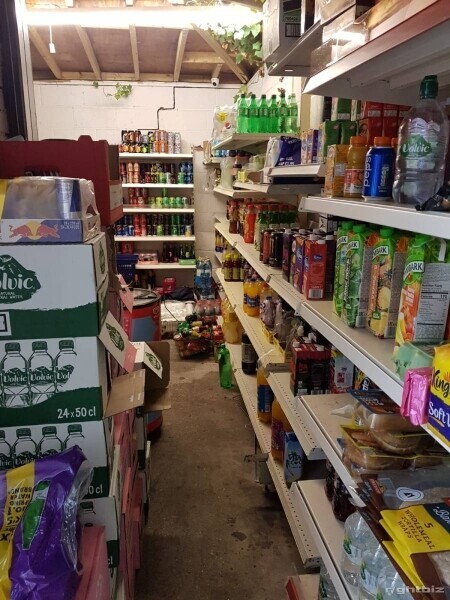 Off-licence / Convenience Store + Triple Unit Leasehold Photo 4