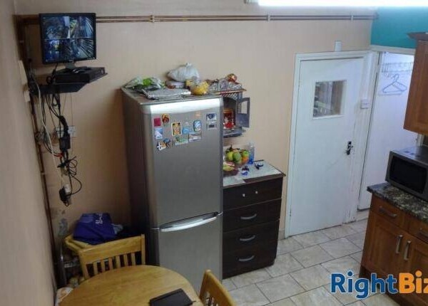 Retail premises for sale Photo 4