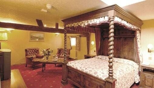 Beautiful Hotel & Restaurant Offering The Finest Dining Photo 4