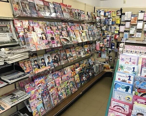 NEWSAGENTS WITH 2 BEDROOM FLAT - WARWICKSHIRE Photo 4