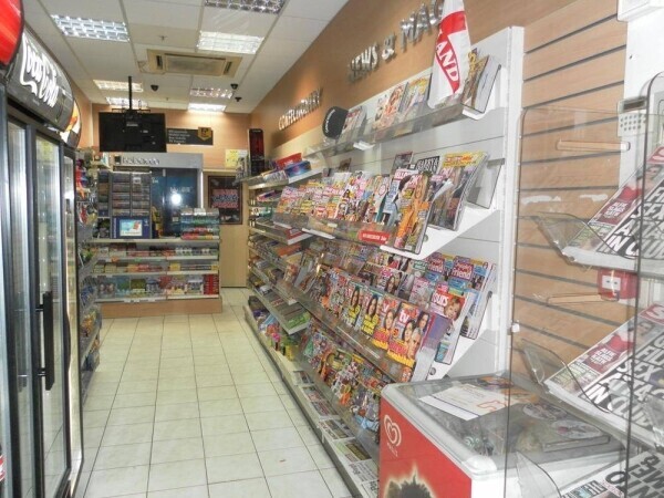leasehold Newsagents Located In The King Fisher Shopping Centre, Redditch Photo 4