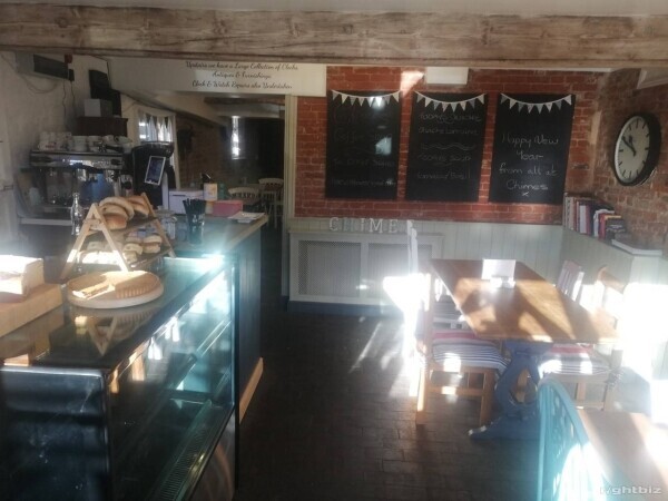 Licensed retail unit in prime location in Ashbourne, Derbyshire, gateway to the Peaks Photo 4
