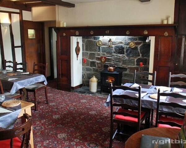 CAERSWS, POWYS-16TH CENTURY INN,BUNGALOW & COTTAGE Photo 1