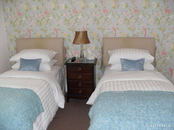 Beautiful bed and breakfast business Photo 4