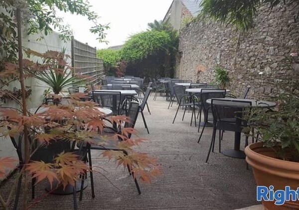 Under Offer: Popular South-Hams Licensed Cafe and Bistro For Sale in Totnes Photo 4