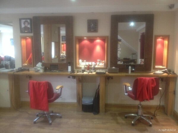 BARBER SHOP ESTABLISHED 14 YEARS FOR SALE Photo 4