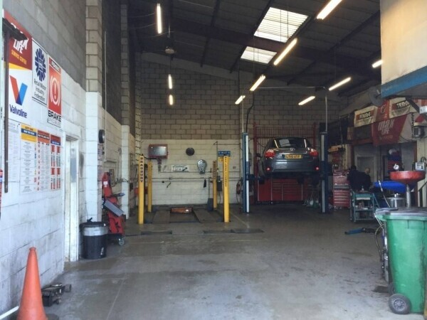 Highly Reputable Garage/MOT and Service Centre Photo 4