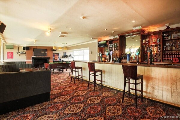 SUFFOLK - VIRTUAL FREEHOLD RESIDENTIAL PUB W/ KITCHEN & PARKING Photo 4