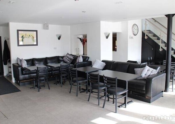 BROMSGROVE, WEST MIDLANDS - SUCCESSFUL INDEPENDENT RESTAURANT AND WINE BAR Photo 4