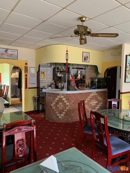 Freehold for sales - Licenced Restaurant, adjoining shop and two 2 bed flats in Hayling Island Photo 4