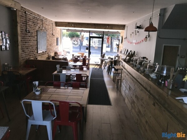 Busy trendy cafe/coffee shop for sale on High Street. Popular spot with garden and regular customers Photo 4