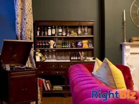 Luxurious Bed and Breakfast set in a historic Manor House Photo 4