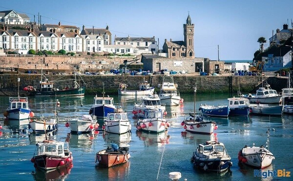 Well established Jewellers in picturesque Cornish coastal village Photo 4