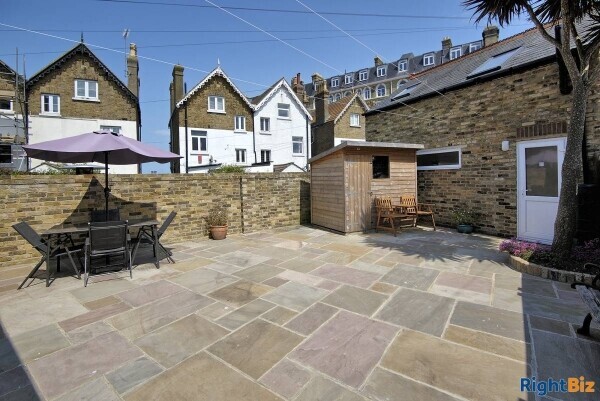 Fantastic 7 bedroom Guest House - semi-detached for sale In Broadstairs, Kent Photo 4