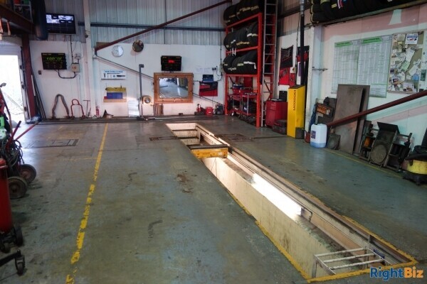 REPUTABLE, IDEALLY LOCATED MOT AND REPAIR CENTRE Photo 4