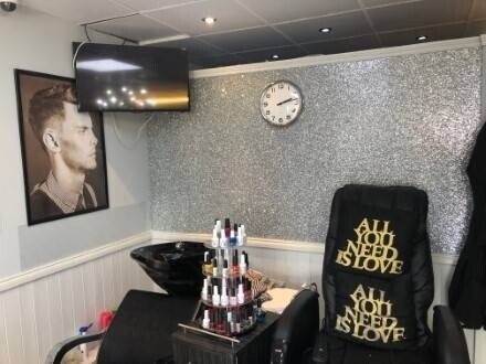 Thriving Hair and Beauty Salon in North West London Photo 4