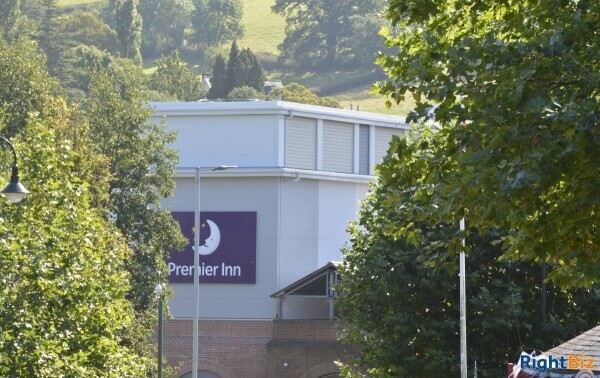 High End Hairdressers Salon for Sale in Devon Photo 4