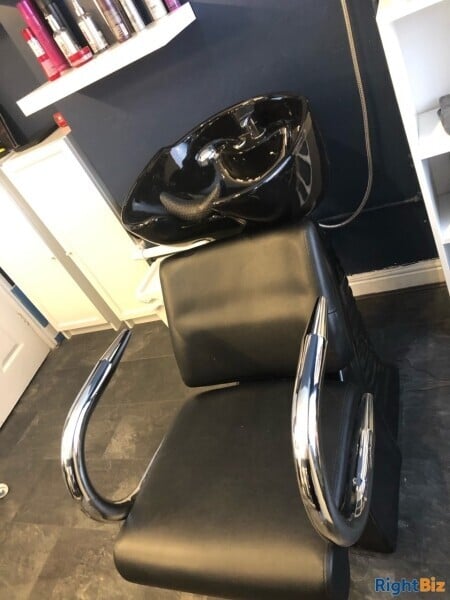 Hair Salon for sale/quick sale needed due to going on maternity Photo 4