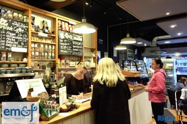 Popular Established Coffee Shop: Chorleywood Photo 4