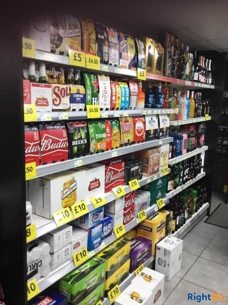 Well Fitted Self Service Convenience Store Photo 4