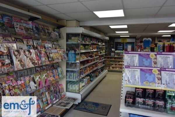 Freehold Newsagents with Accommodation: Dunstable Photo 4